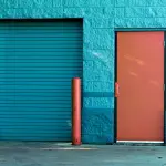 Festa abusiva in un capannone a Sant’Angelo di Piove di Sacco: 229 persone e gravi carenze di sicurezza, scattano i sigilli