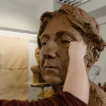 Padova, prorogata la selezione per la scultura di Elena Cornaro Piscopia: candidature fino al 30 aprile
