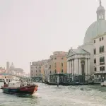 “Gente a Venezia”, alla Gran Guardia la mostra fotografica di Pierfrancesco Bassi