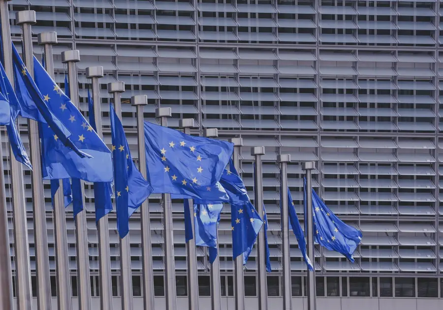Eurobarometro: cresce il consenso per l’UE, euro e difesa comune ai massimi storici