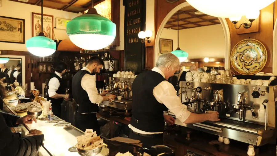 Caffè Storici di Padova: Pedrocchi e Università